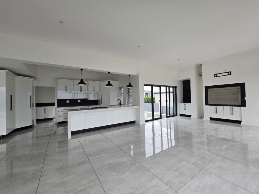 4 Bedroom Property for Sale in Kingswood Golf Estate Western Cape